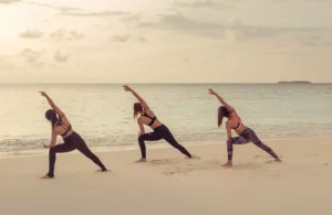Malediven Hotel Fushifaru Yoga Class 1 - Malediven-Hotel-Fushifaru-Yoga-Class-1.webp