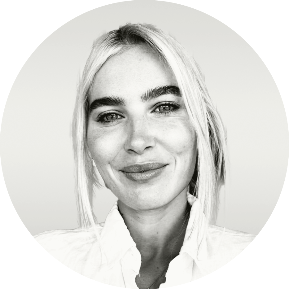 Company 14 Mitarbeiter 03f 12 Antonia - Company